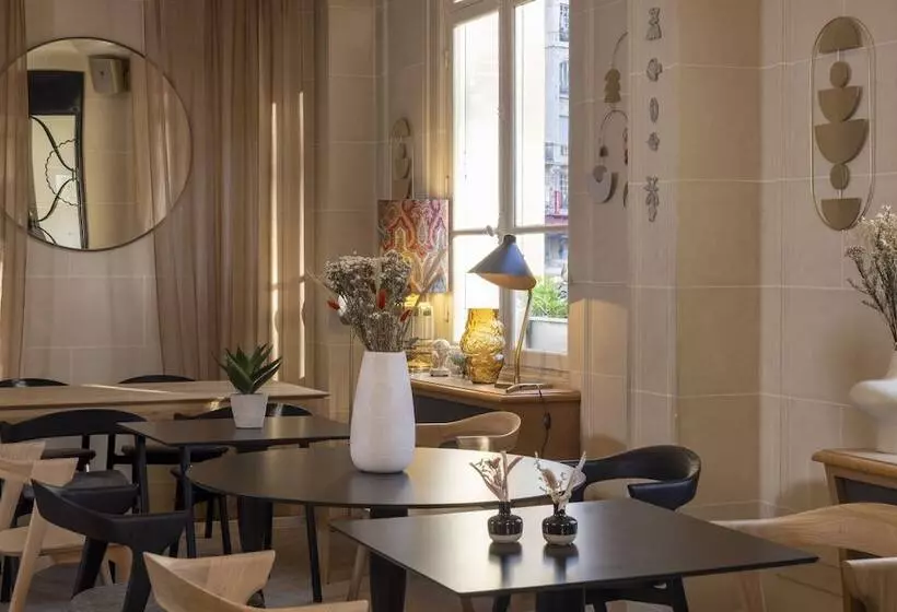 هتل Hôtel De Banville