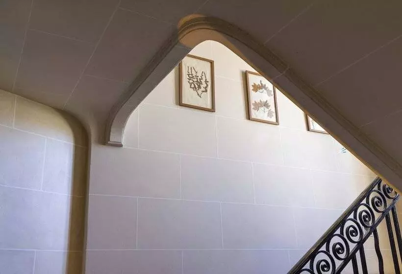 هتل Hôtel De Banville