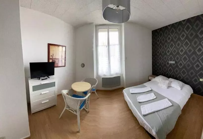 Отель Hôtel De Nantes