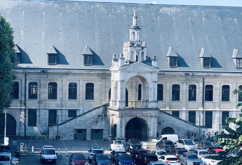 فندق Hôtel Vieille Tour Centre Rouen