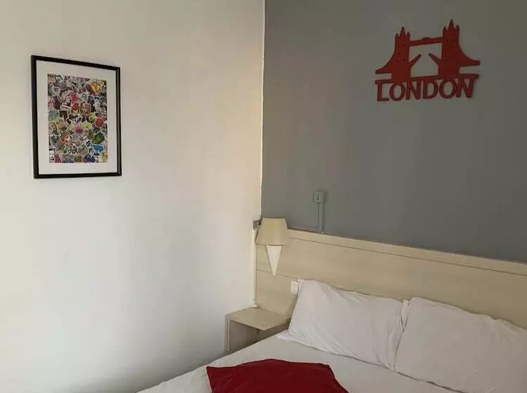 Отель Hôtel Vieille Tour Centre Rouen