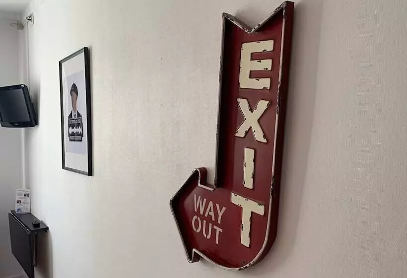 Отель Hôtel Vieille Tour Centre Rouen