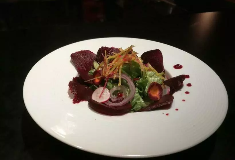 Отель Hôtel Des Lilas