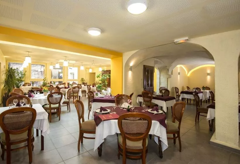فندق Logis Hôtel Restaurant De L Ecu