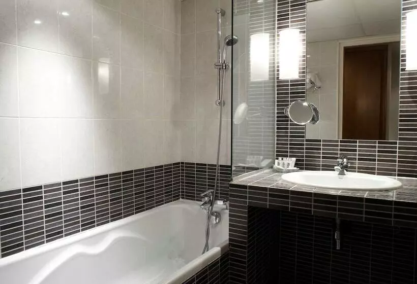 هتل Mercure Marseille Centre Bompard La Corniche