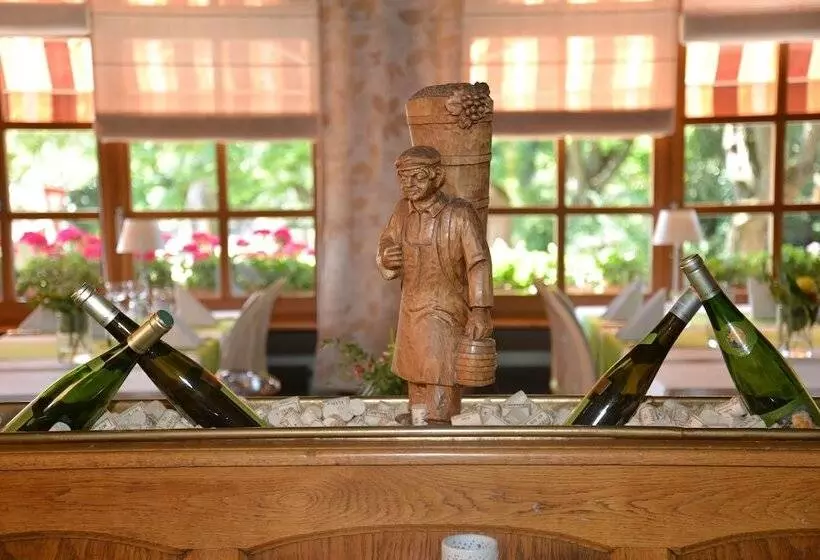 Отель Munsch Restaurant & Wellness, Colmar Nord   Haut Koenigsbourg