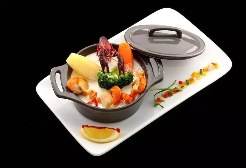 هتل Logis Hôtel Restaurant La Coupe D Or