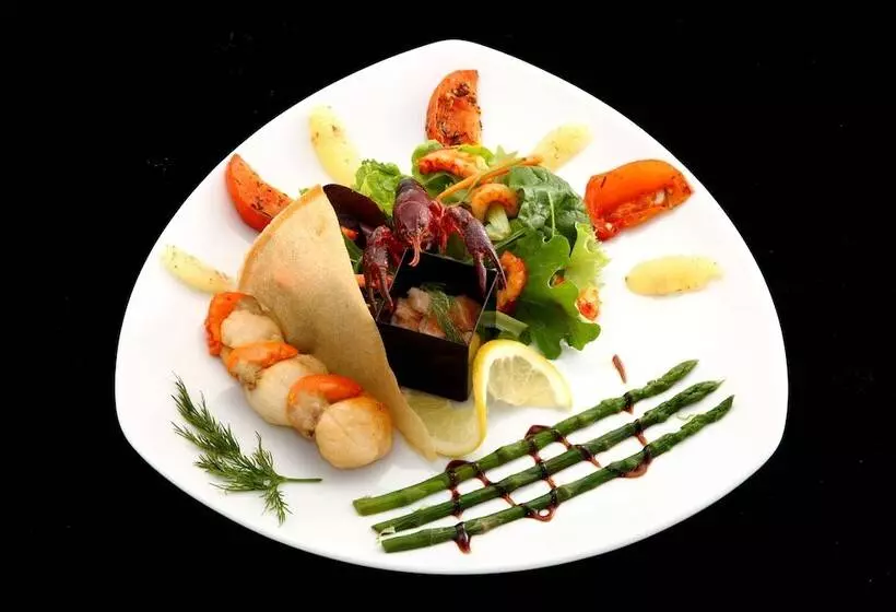 هتل Logis Hôtel Restaurant La Coupe D Or