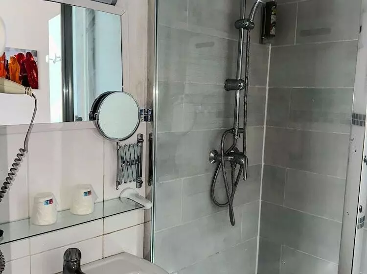 هتل Logis Hôtel Restaurant La Coupe D Or