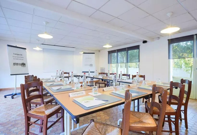 ホテル Campanile Alençon