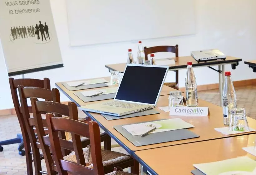 ホテル Campanile Alençon