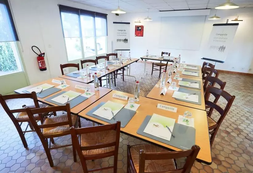 ホテル Campanile Alençon