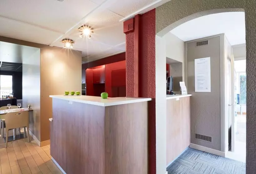 ホテル Campanile Alençon