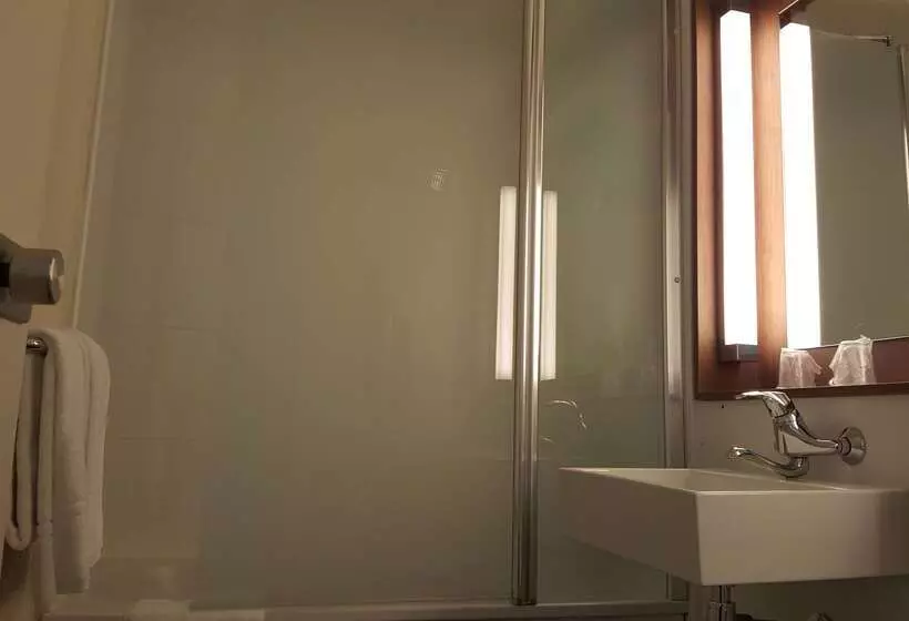 فندق Campanile Montluçon ~ Saint Victor