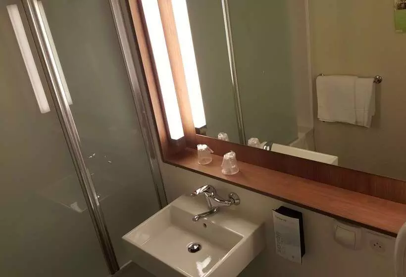 فندق Campanile Montluçon ~ Saint Victor