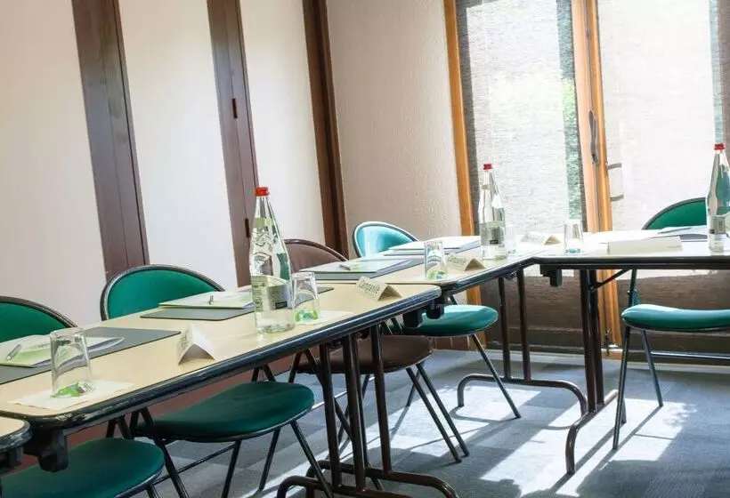 Отель Campanile Montpellier Sud   A709