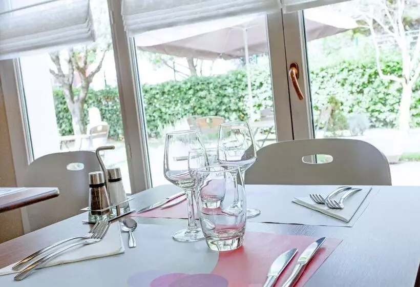 Отель Campanile Montpellier Sud   A709