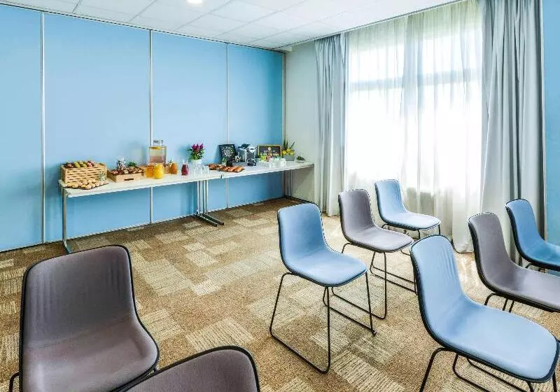 Отель Ibis Clermontferrand Montferrand