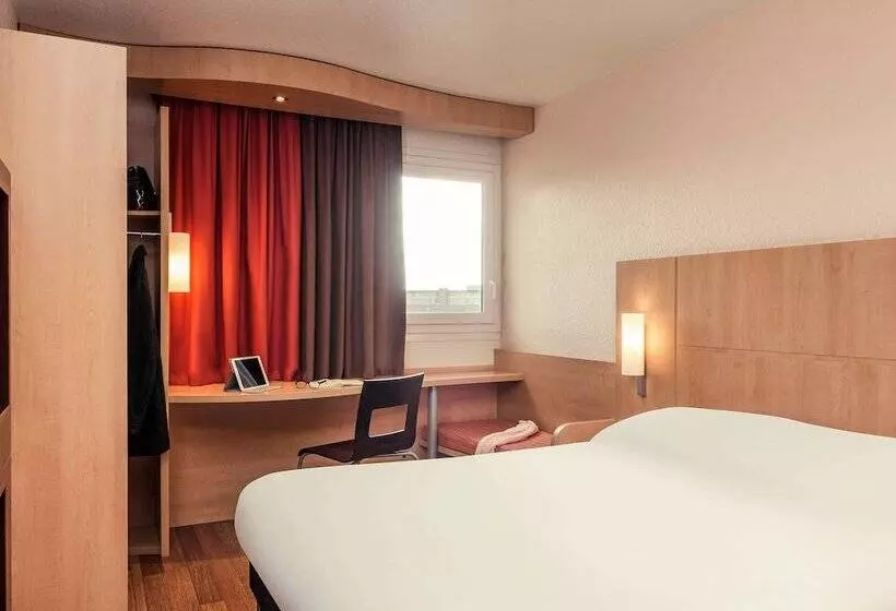 Отель Ibis Epinay Sur Seine   Gennevilliers