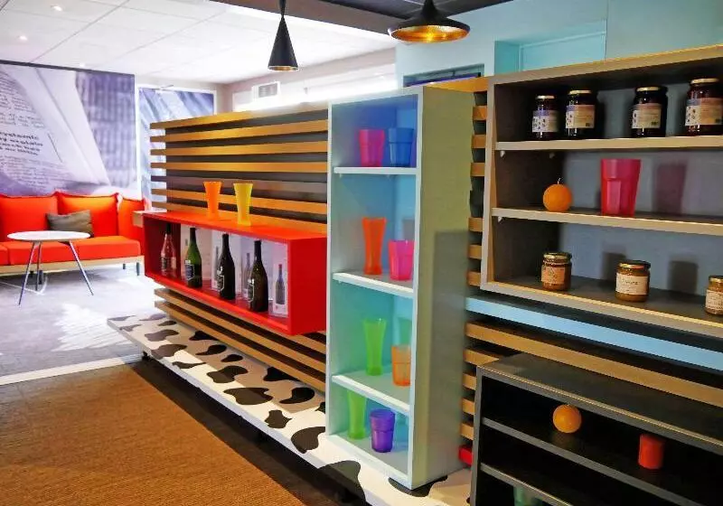 호텔 Ibis Laval Le Relais d'Armor