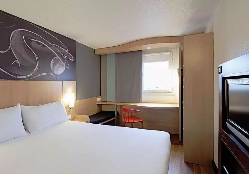 호텔 Ibis Laval Le Relais d'Armor