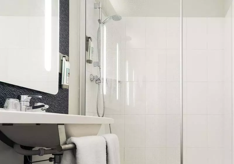 호텔 Ibis Laval Le Relais d'Armor