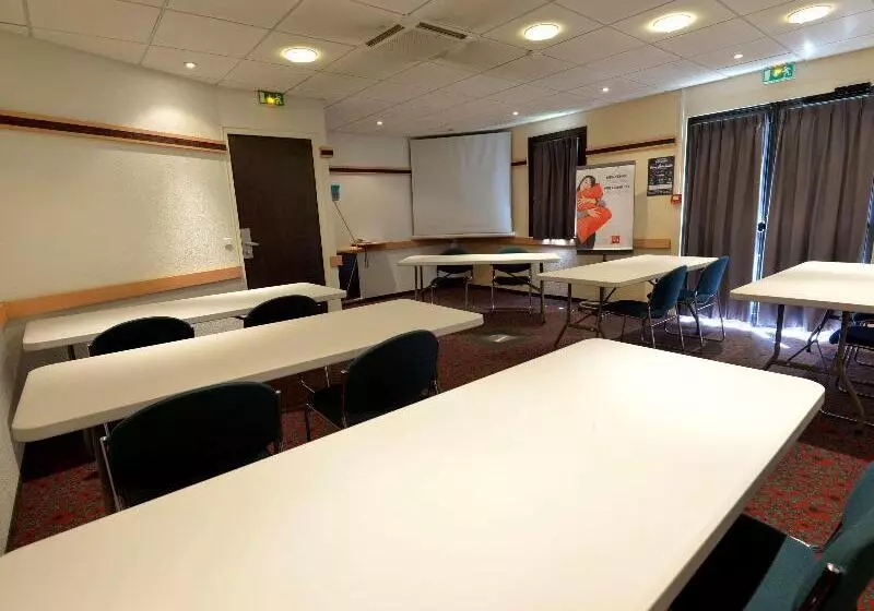 B&b Hotel Niort Sud Venise Verte