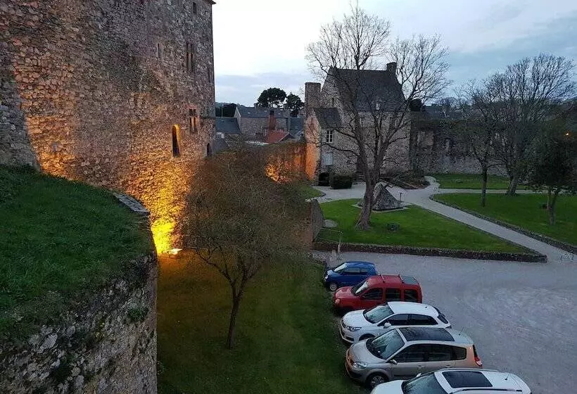 בית מלון כפרי L Hostellerie Du Chateau De Bricquebec