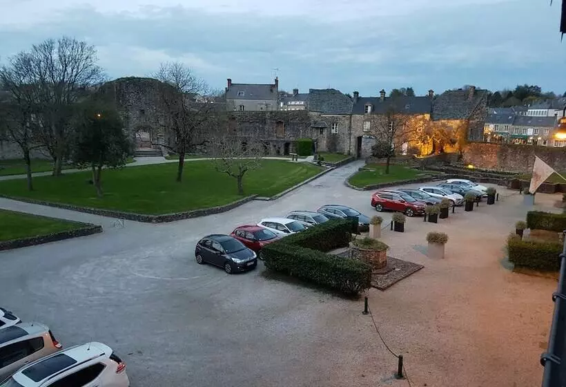 בית מלון כפרי L Hostellerie Du Chateau De Bricquebec