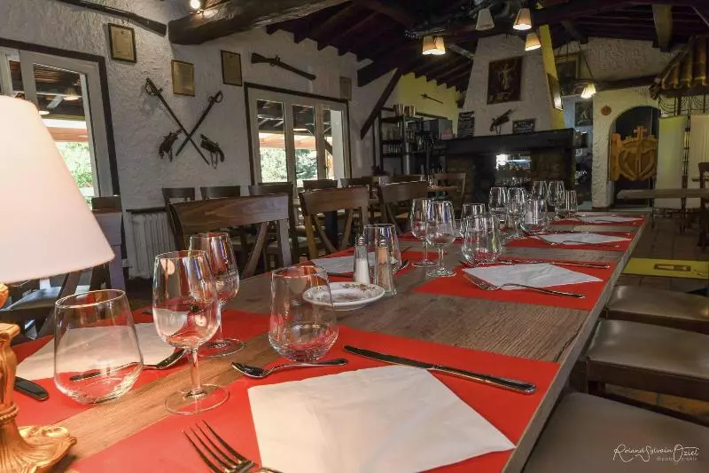 هتل Logis Hôtel La Chaumière