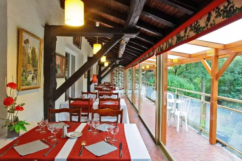 هتل Logis Hôtel La Chaumière