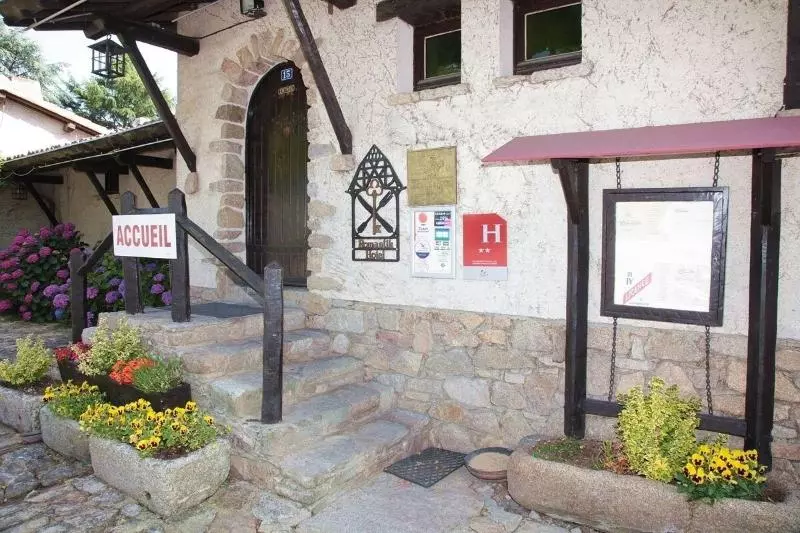 هتل Logis Hôtel La Chaumière