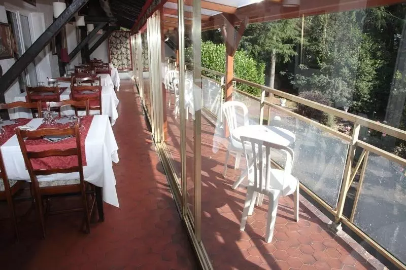 هتل Logis Hôtel La Chaumière