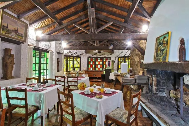 هتل Logis Hôtel La Chaumière