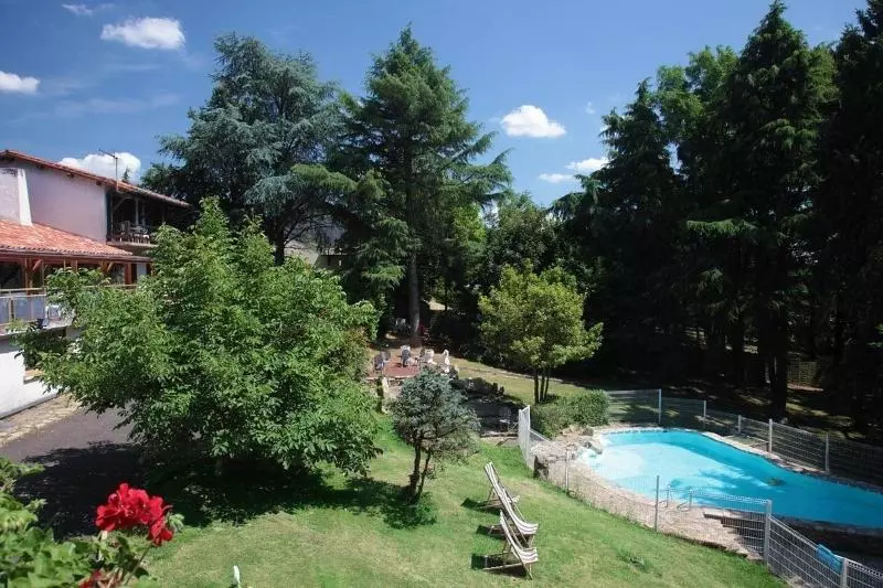 هتل Logis Hôtel La Chaumière