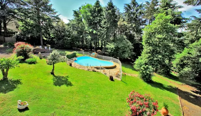 هتل Logis Hôtel La Chaumière