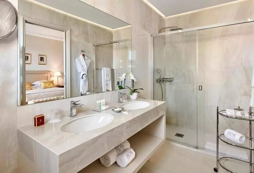 酒店 La Réserve De Beaulieu