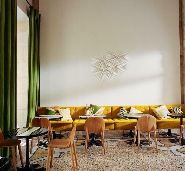 هتل Hôtel Du Cloître