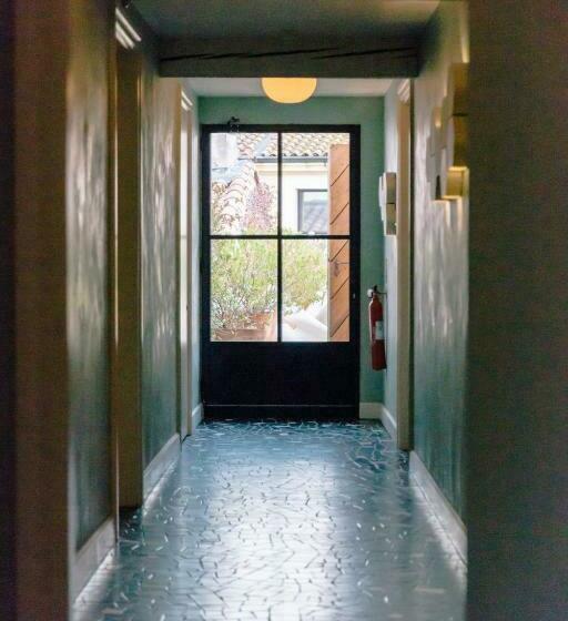 هتل Hôtel Du Cloître