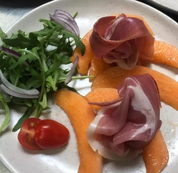 هتل Hôtel Le Châteaubriant