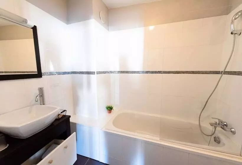 ホテル Hôtel Le Lion D'or