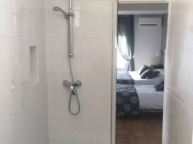 ホテル Hôtel Le Mistral