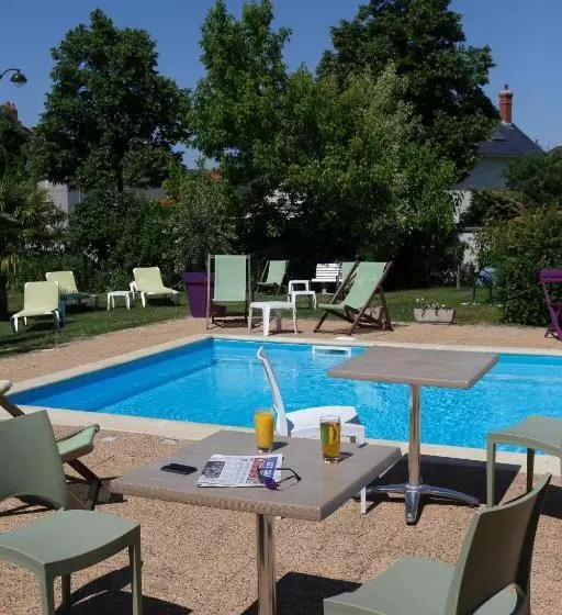 בית מלון כפרי Hôtel Les Tilleuls, Bourges