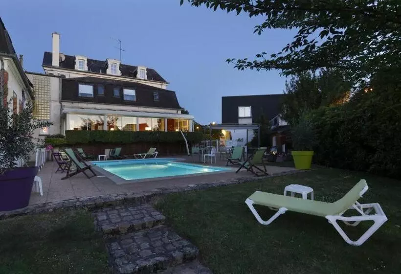 בית מלון כפרי Hôtel Les Tilleuls, Bourges