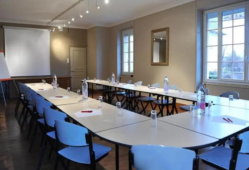 ホテル Hôtel Les Tilleuls, Bourges