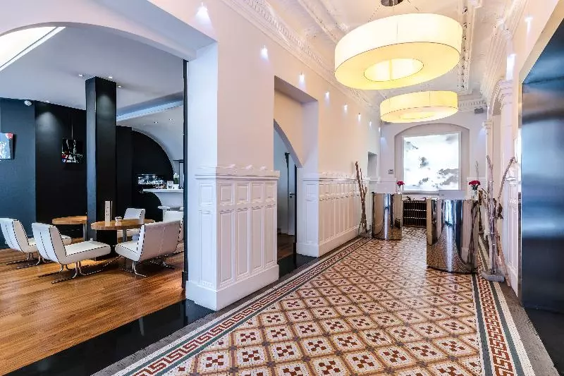 هتل Le Grand Balcon