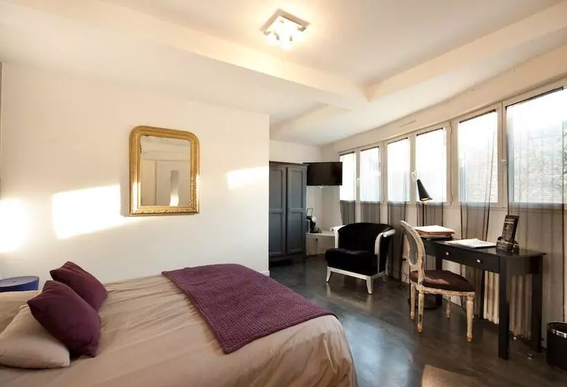 هتل Le Prieure Et La Residence