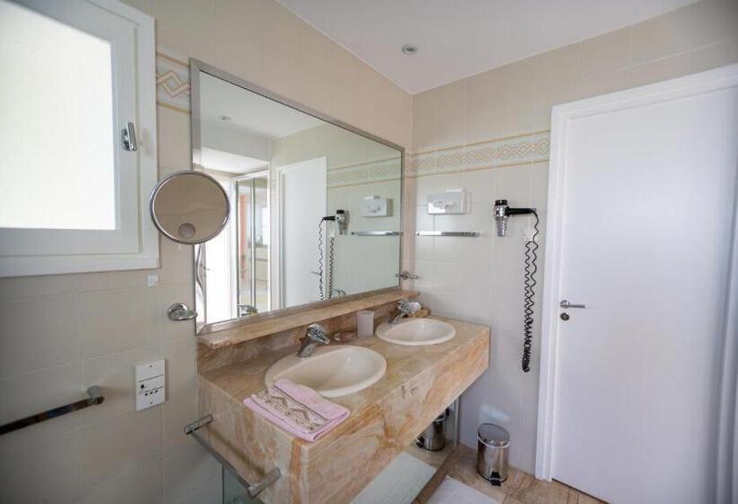 هتل Les Frenes En Provence Château Zen