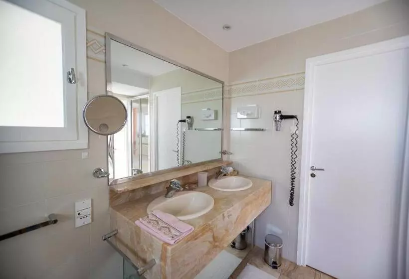 Hotel Les Frenes En Provence Château Zen