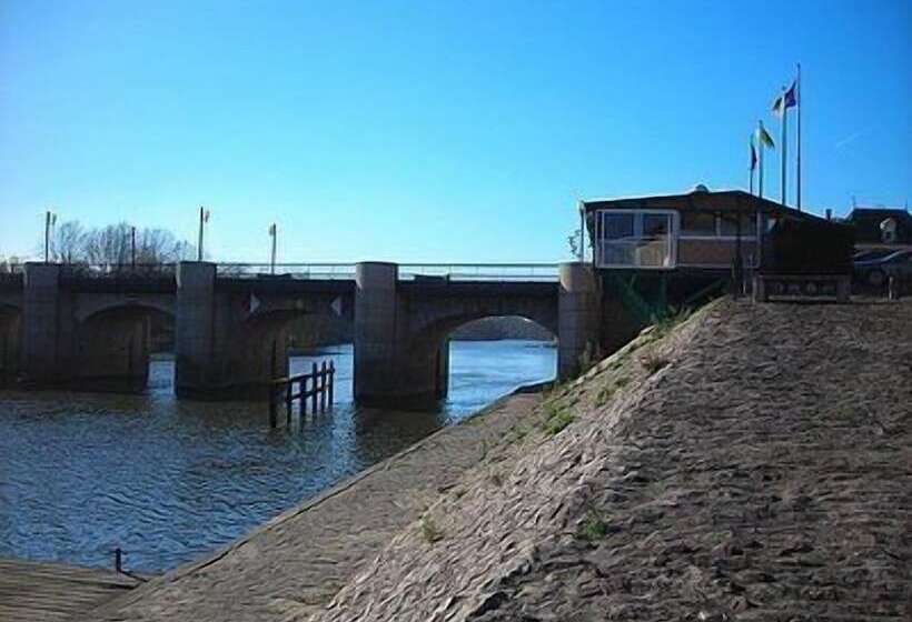 בית מלון כפרי Les Ondines